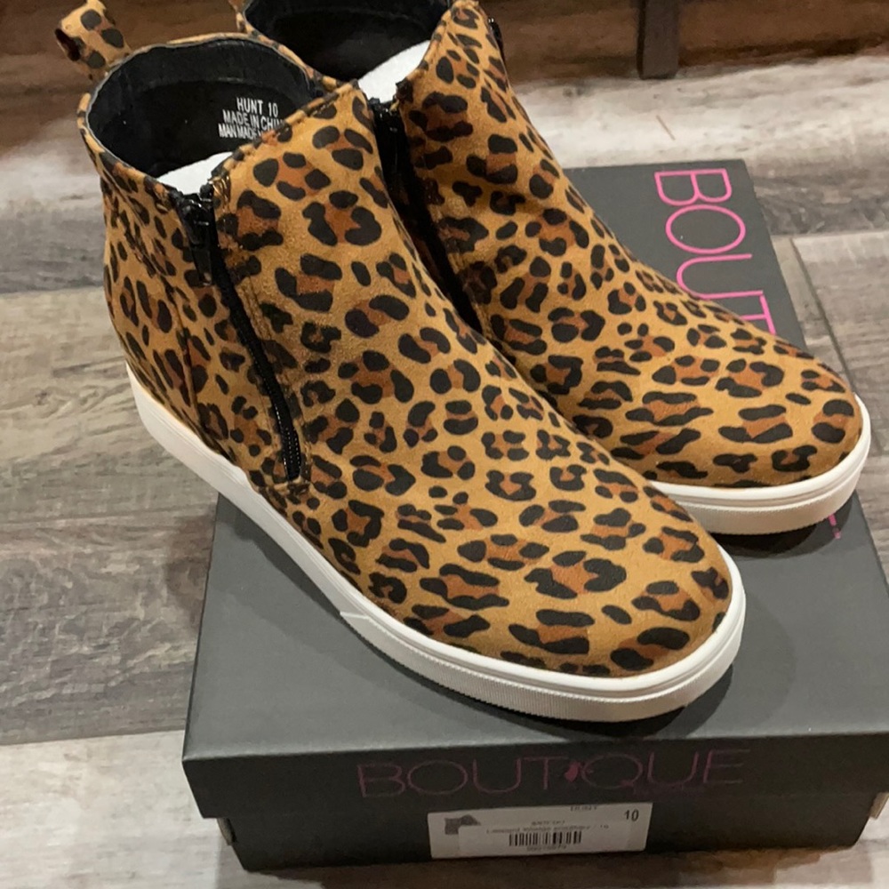 Corkys hidden wedge leopard sneakers NEW